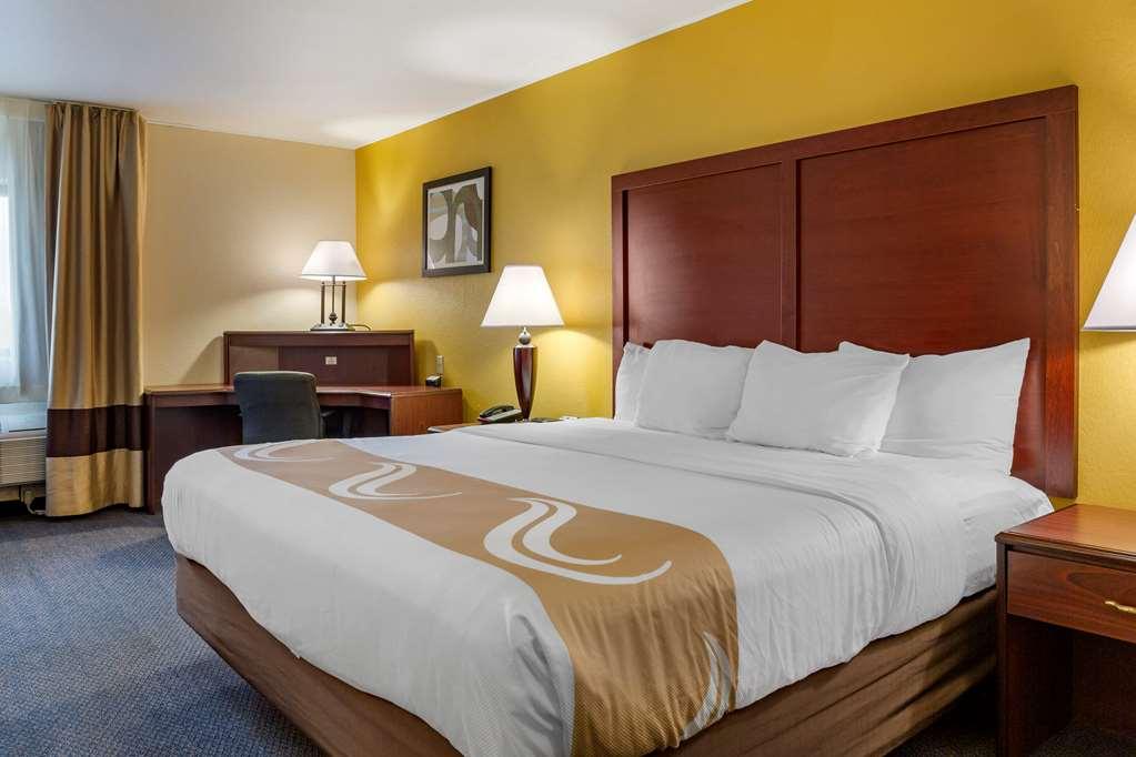 Quality Inn & Suites Zanesville Oda fotoğraf