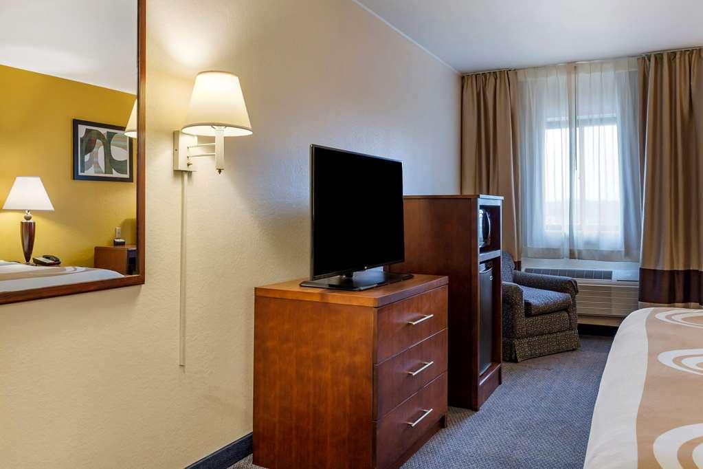 Quality Inn & Suites Zanesville Oda fotoğraf